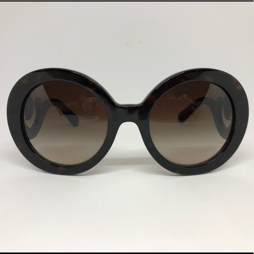 Round Prada Sunnies in Brown Tortoiseshell SPR27N